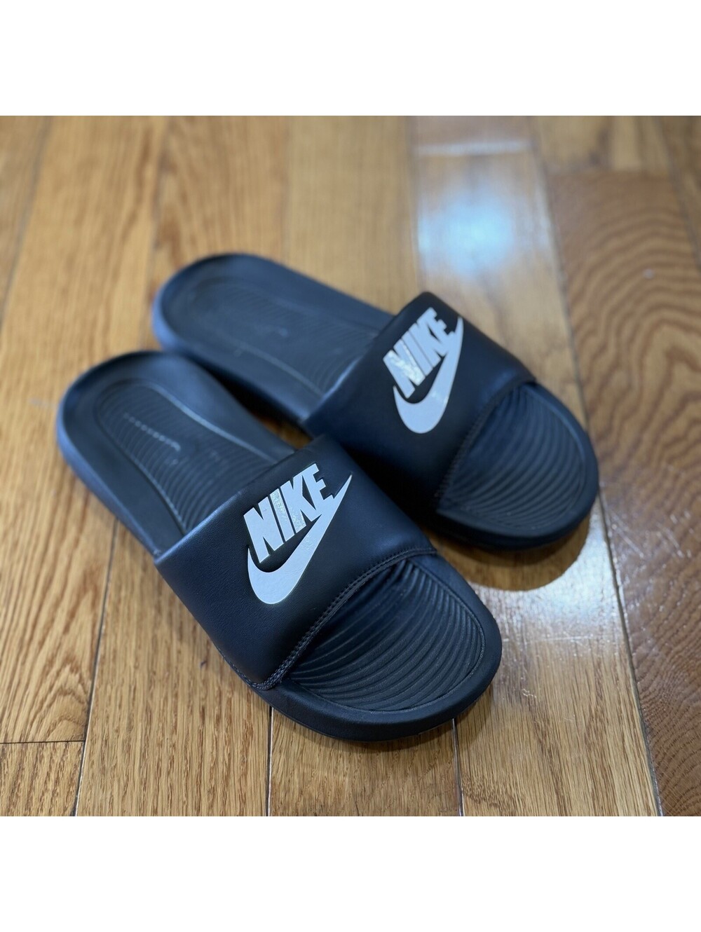 Size 8 US Men’s NIKE Men's Victori One Slide Black/White-Black (CN9675 002)